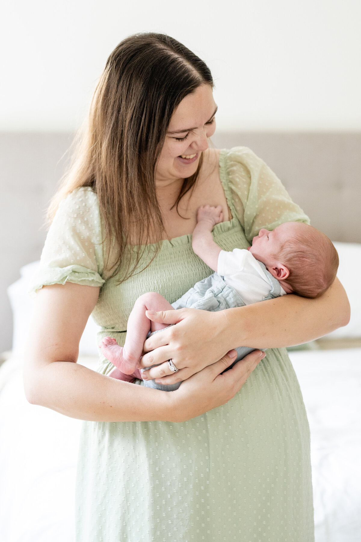 in-home-newborn-photo-shoot-16