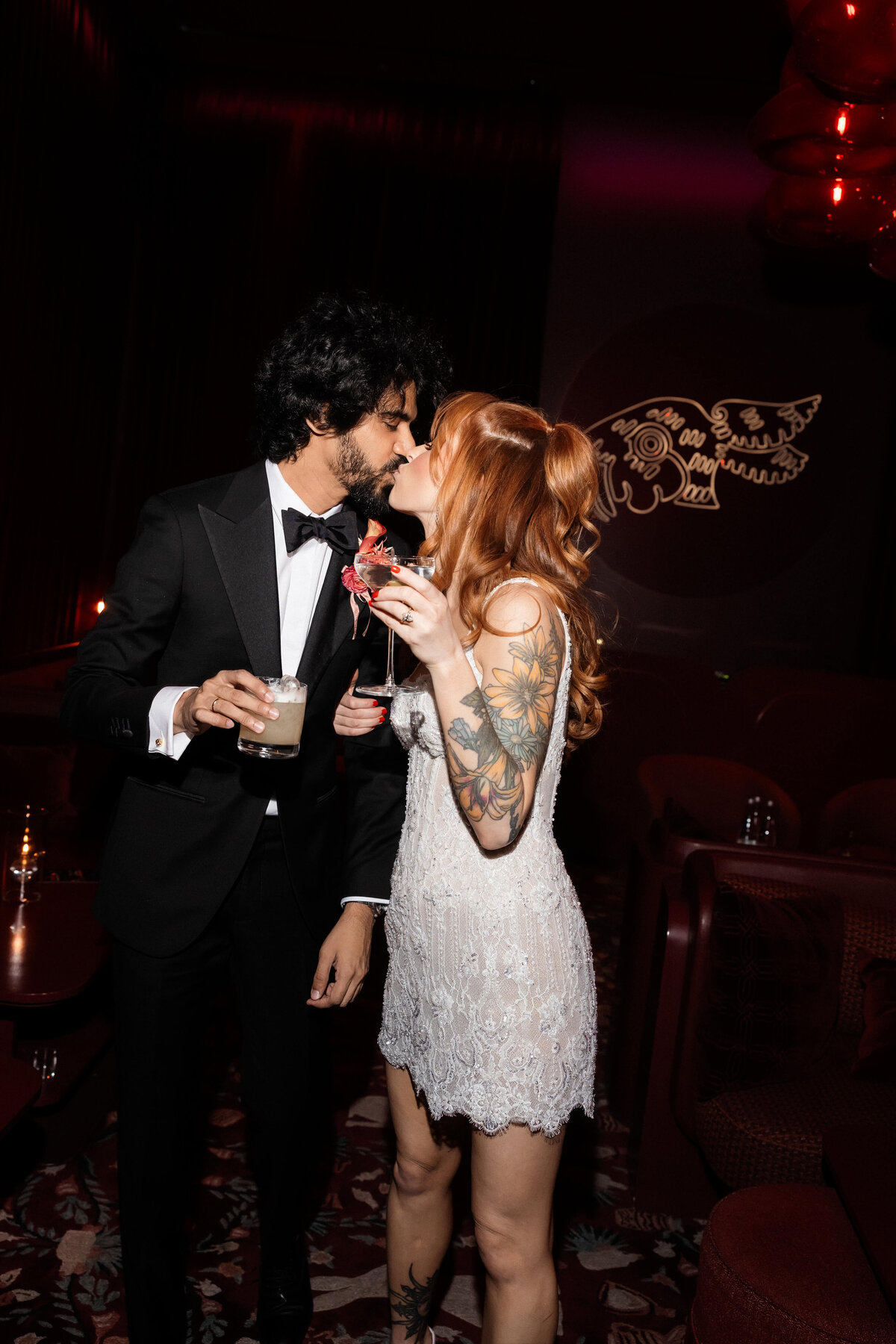 38riskyexposure_hayley-vikram_las-vegas-elopement-photography