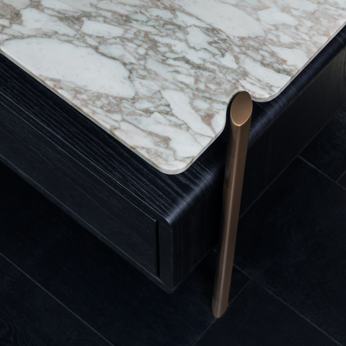 eros_sideboard_13_HR