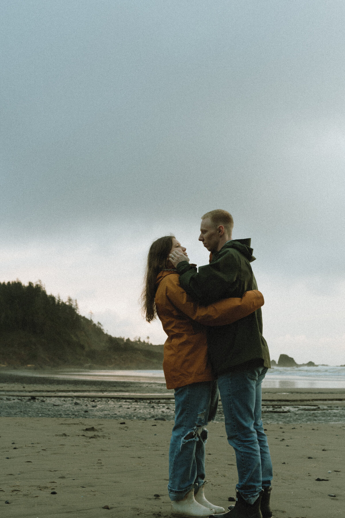 Oregon Coast Couples - lizarrietaphotography-52