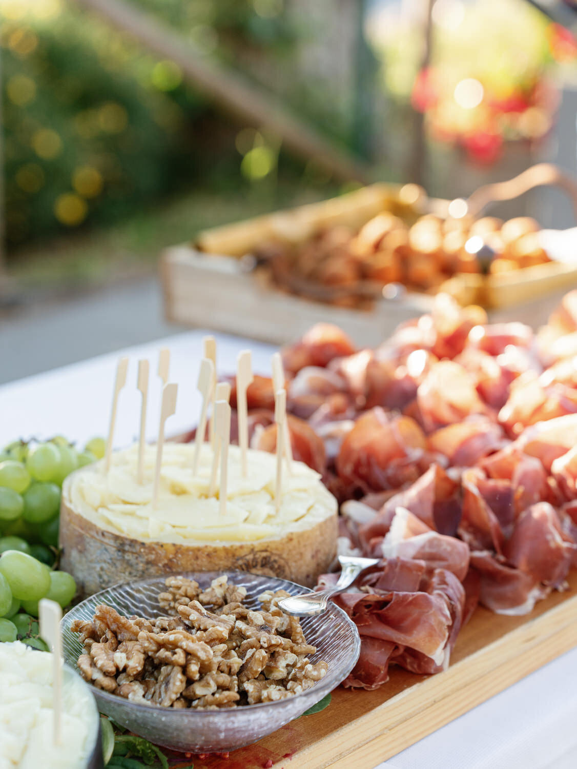 12-Gourmet-Cheese-and-Ham-Plates-at-Dinner