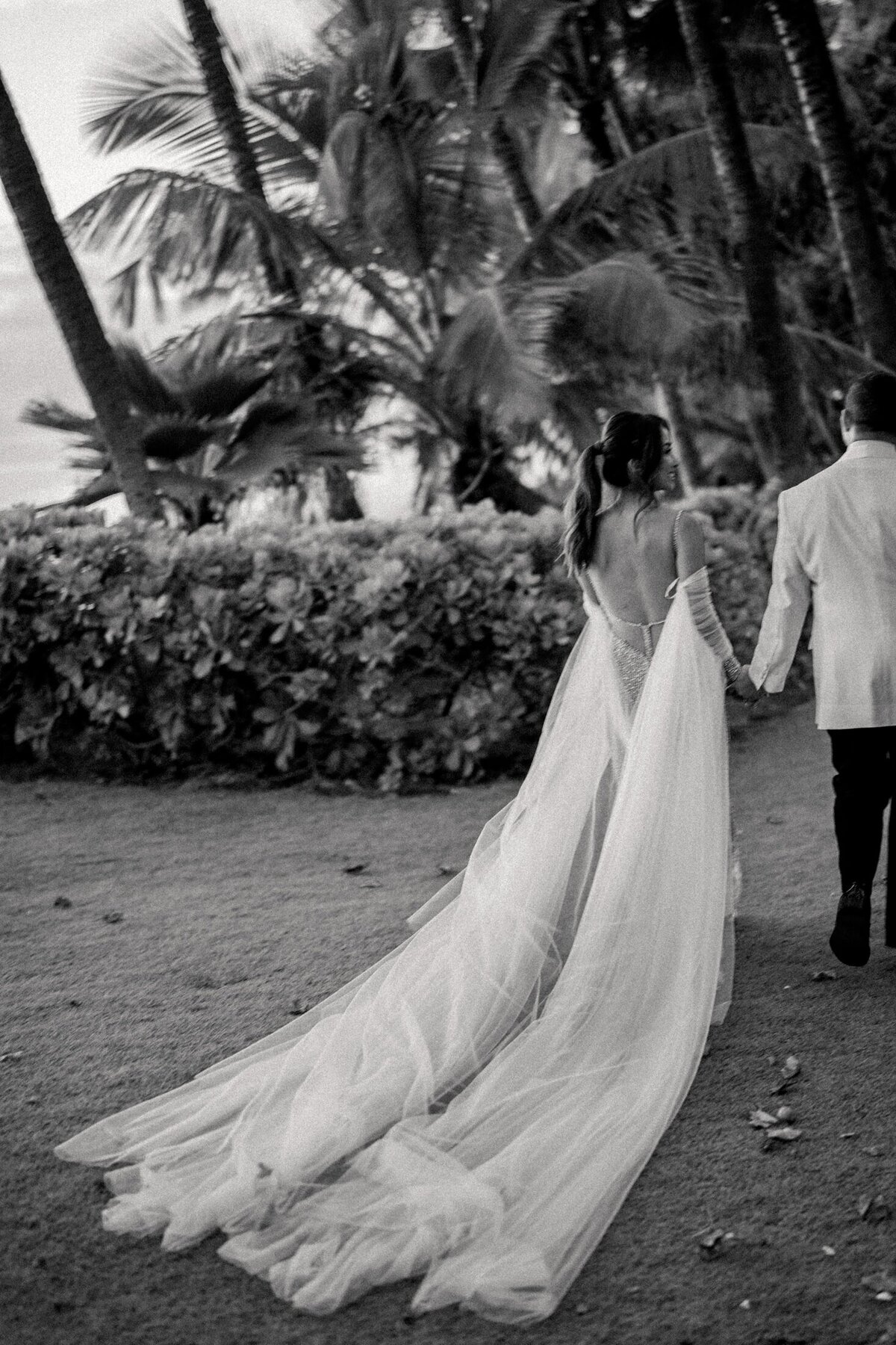 Kat Derek Oahu Hawaii Wedding Lauren Fair Photography_0084