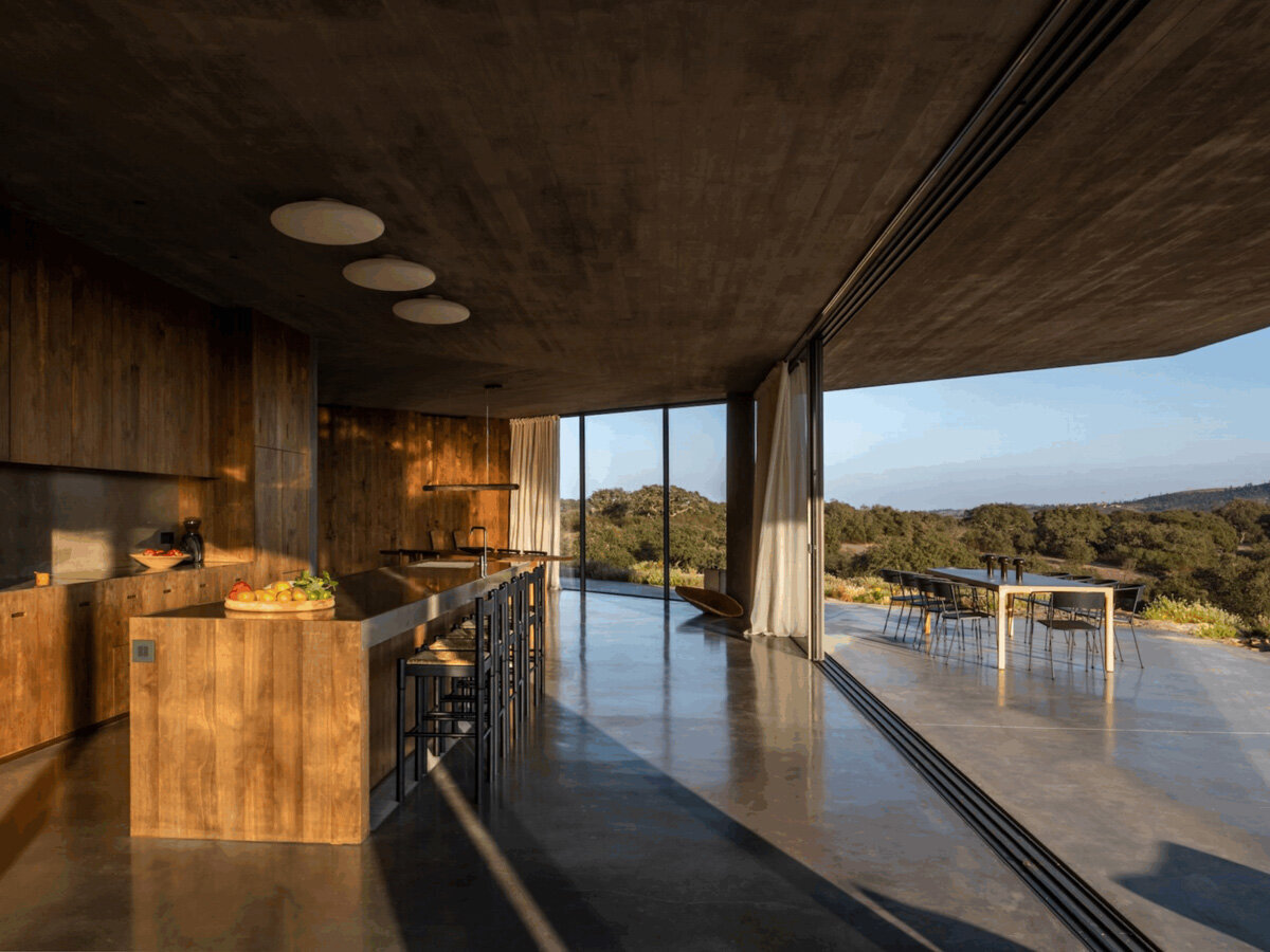 she-is-magnetic-portugal-5