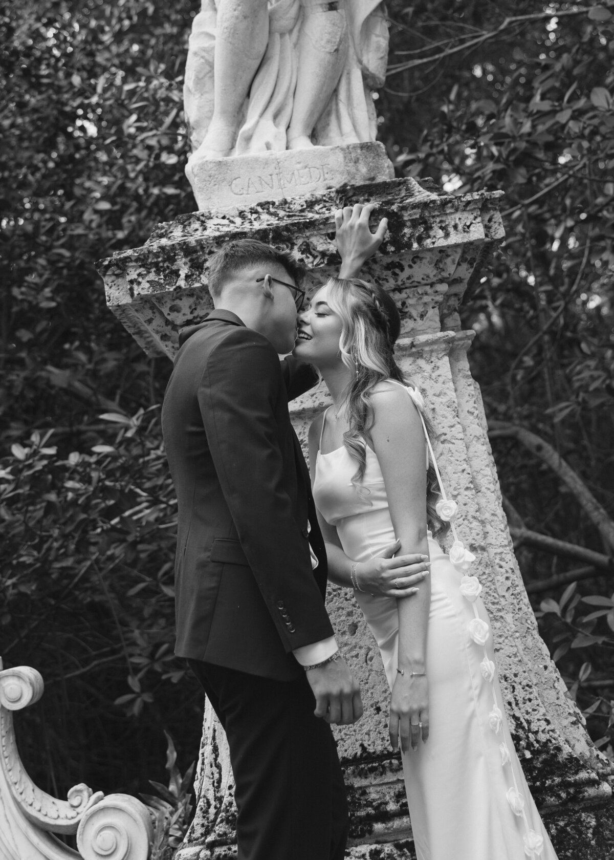 Hannah and Kevin_Romantic Engagement session_Vizacaya Muesum- Valetography-18