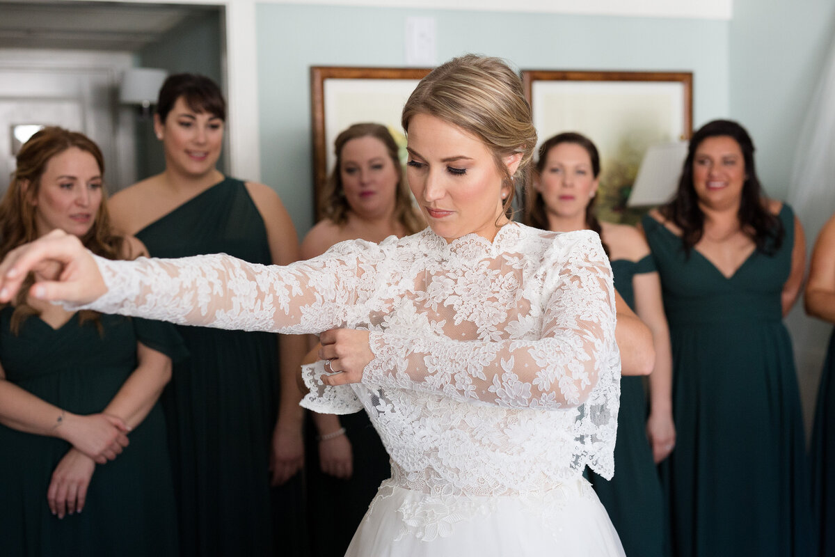 Woodstock-Inn-Vermont-Winter-Wedding-19