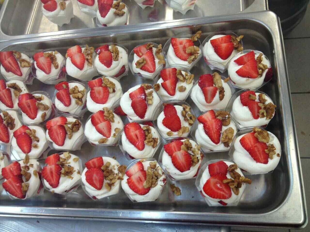 dessert-table-catering-regina-sk