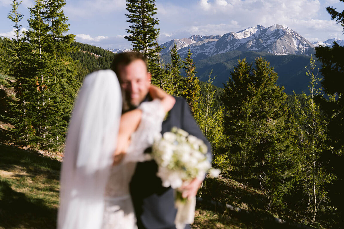 sharron-ian-aspen-mountain-club-wedding-2