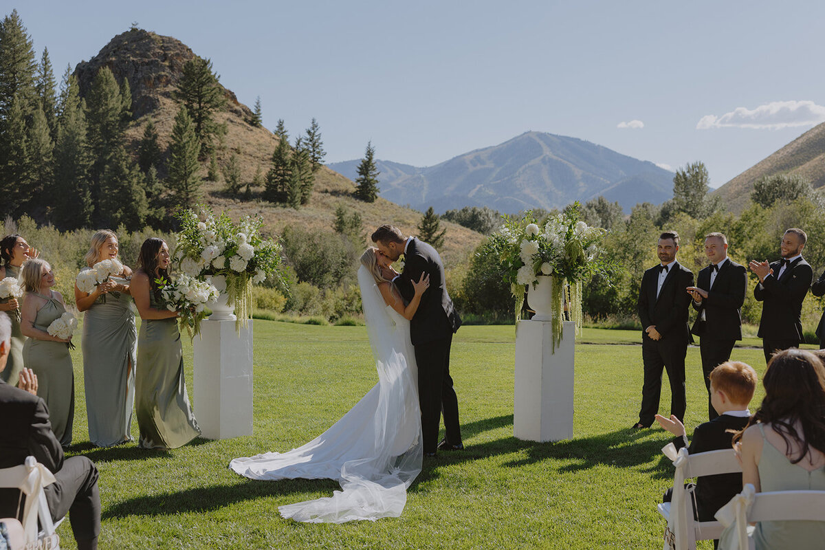 Rachel and Erik's wedding ceremony