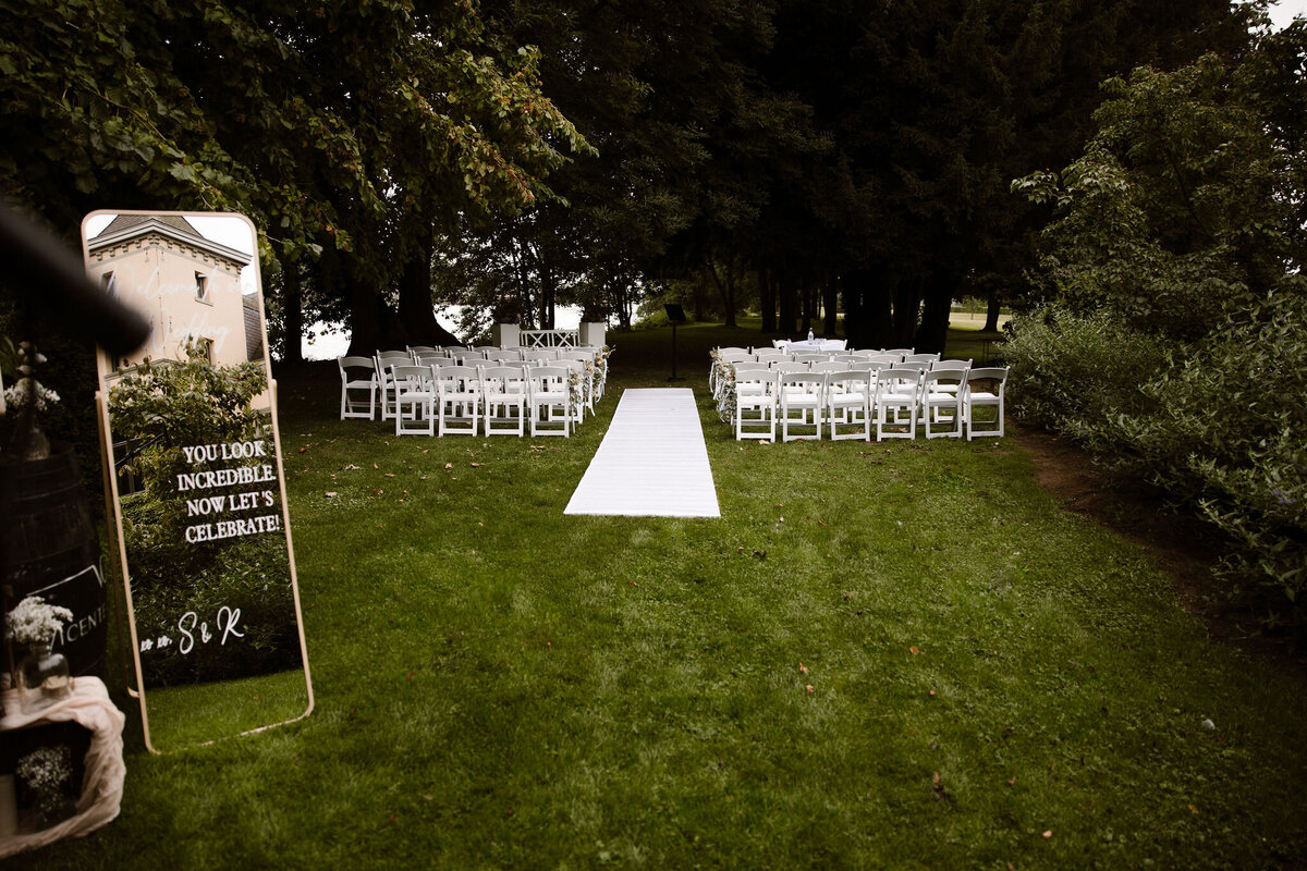 Maudvandenheuvelphotography-S&Rgettingready-104