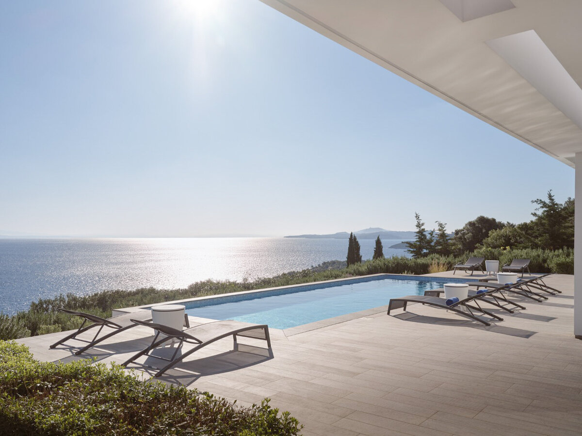 woman-Yoga-retreat-greece-25