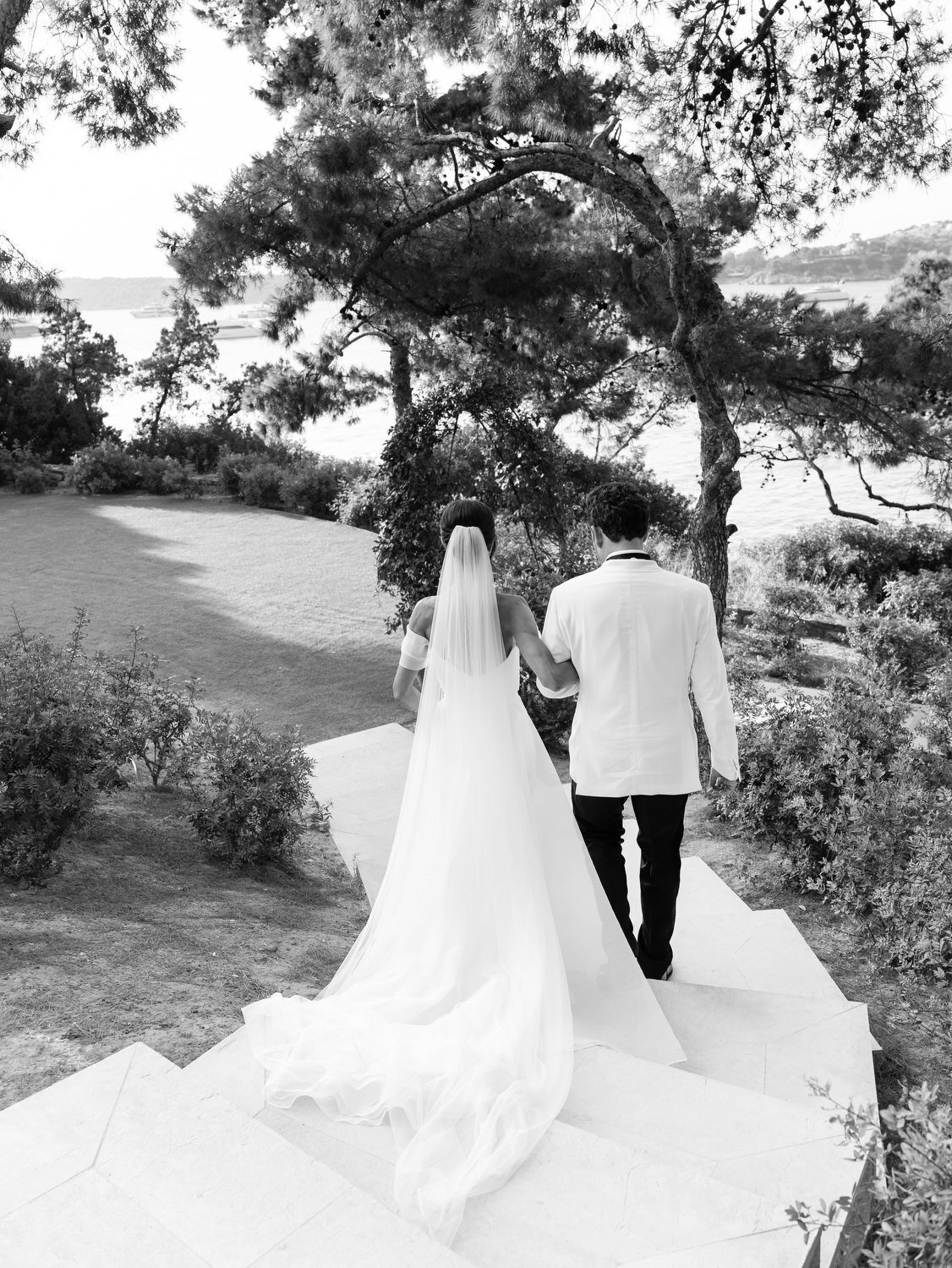 Black-Tie-Wedding-at-Four-Seasons-and-Vouliagmeni-Lake-064