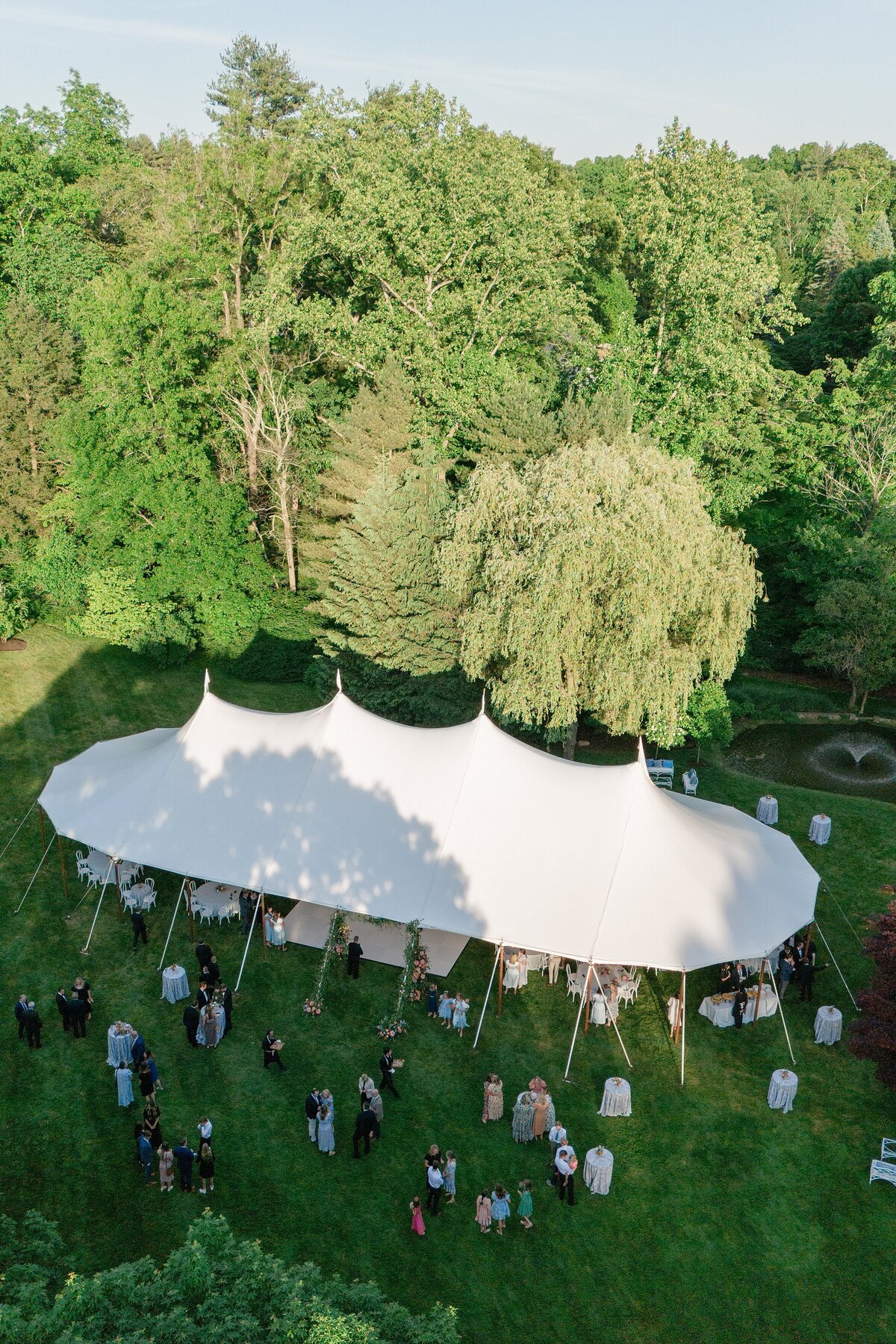 connecticut-backyard-tented-wedding-photo_0010