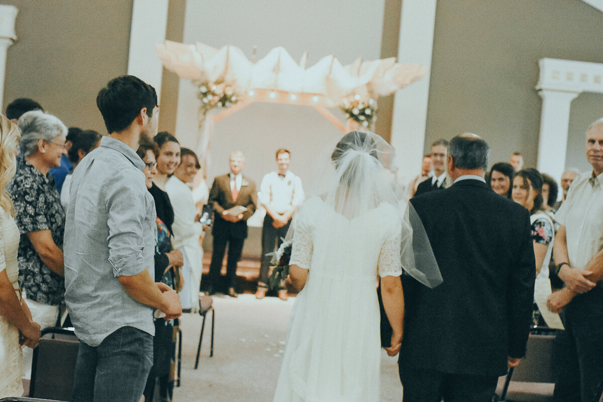 wedding ceremony | Iowa wedding photographer | Iowa Photographer | Playlife | Cedar Rapids | Iowa City | Kalona | Alaynna Ann Schwartz-163