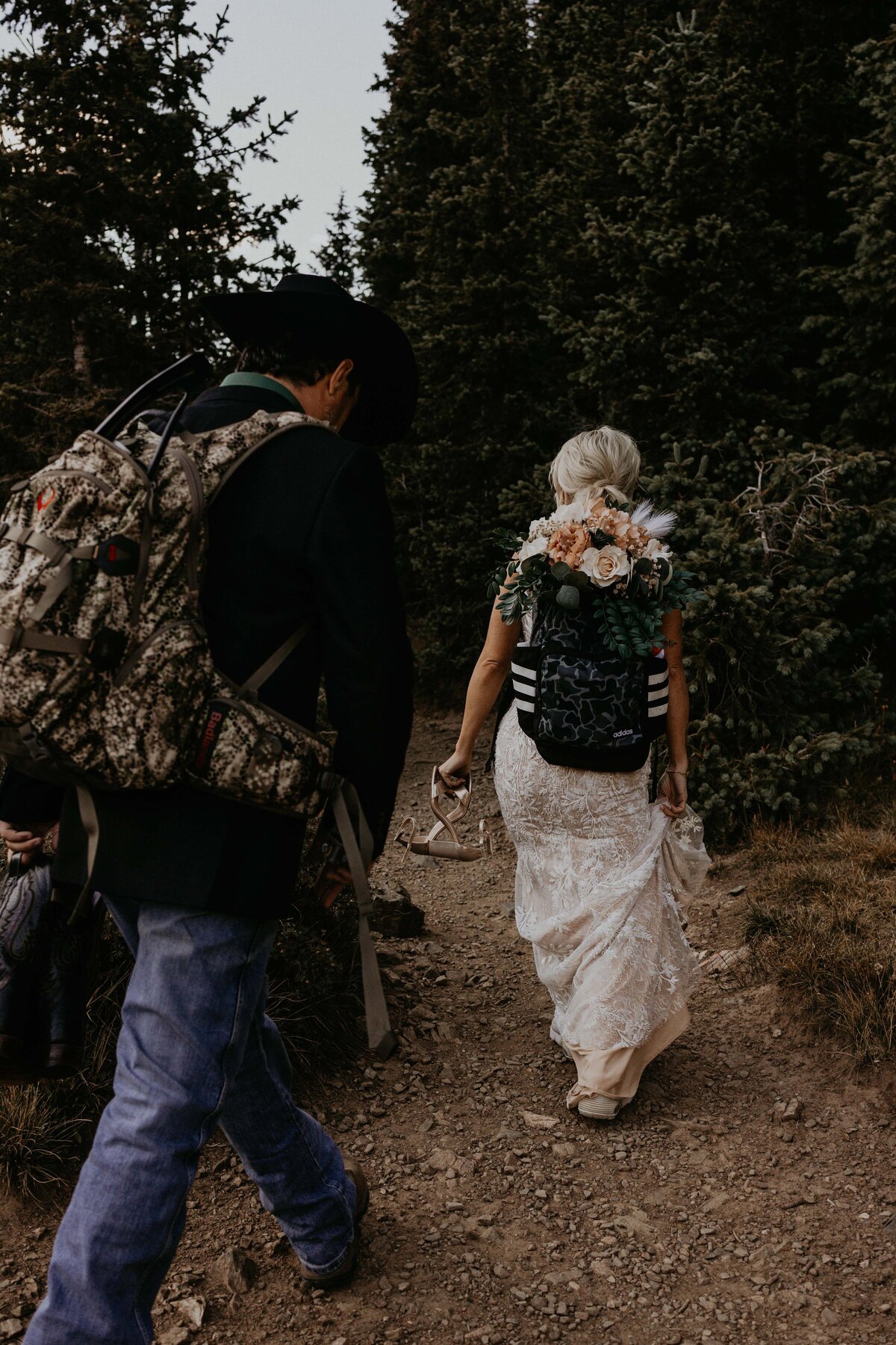 williams-lake-trailhead-elopement-taos-ski-valley-36