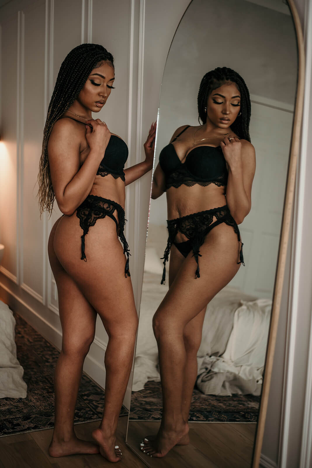 Girl-in-black-lingerie-at-boudoir-photoshoot-at-The-Rox-Studio-Edmonton