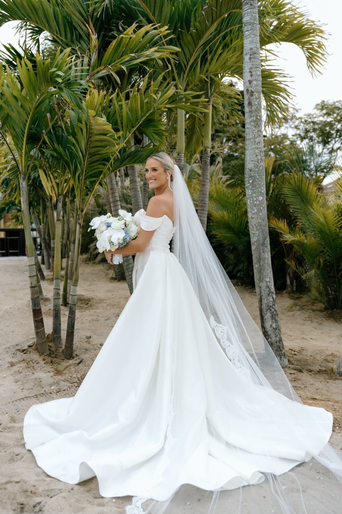 bridal-portraits-crescent-beach-club-2