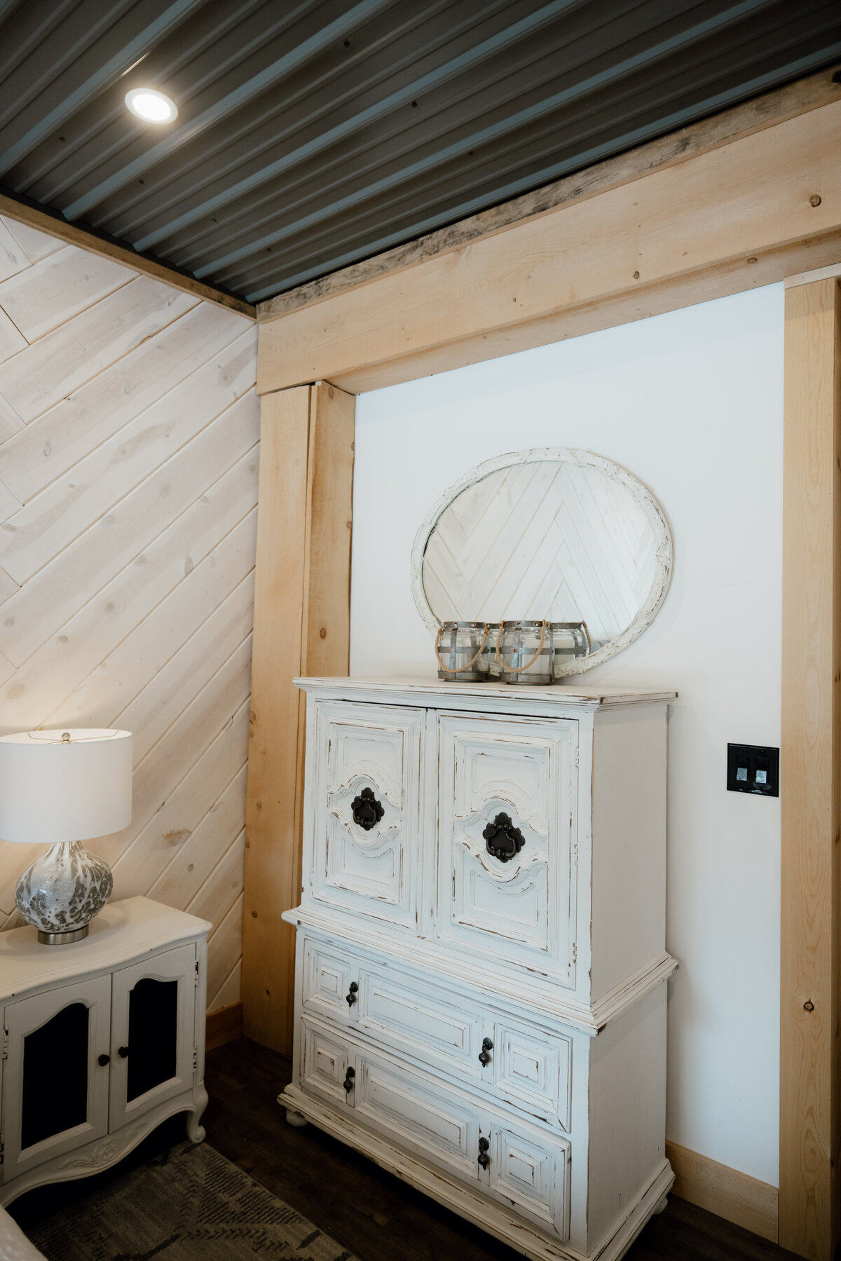 Bear-Ridge-Destination-barndo-suites-rosie-photo-video-15