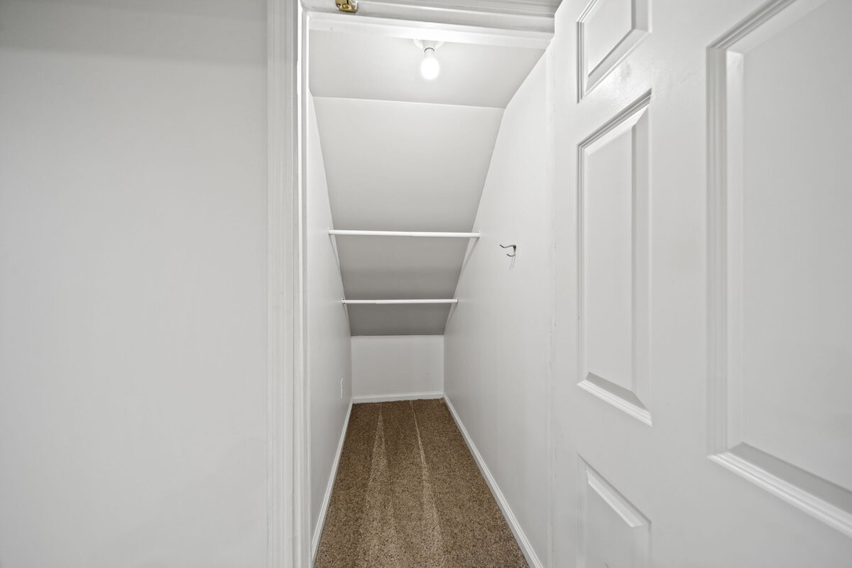 83-web-or-mls-A7404596