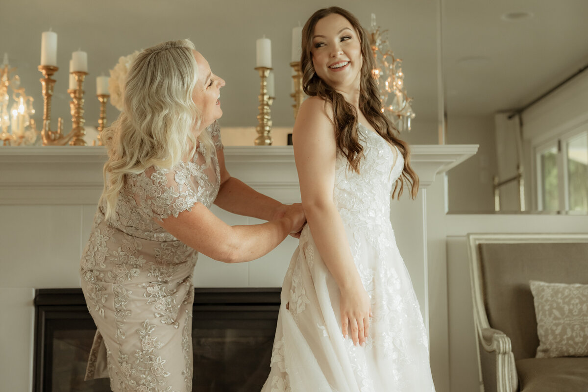 Stephanie-Chase-Wedding-at-the-Lake-Tapps-Bonney-Lake-Seattle-Amy-Law-Photography-31