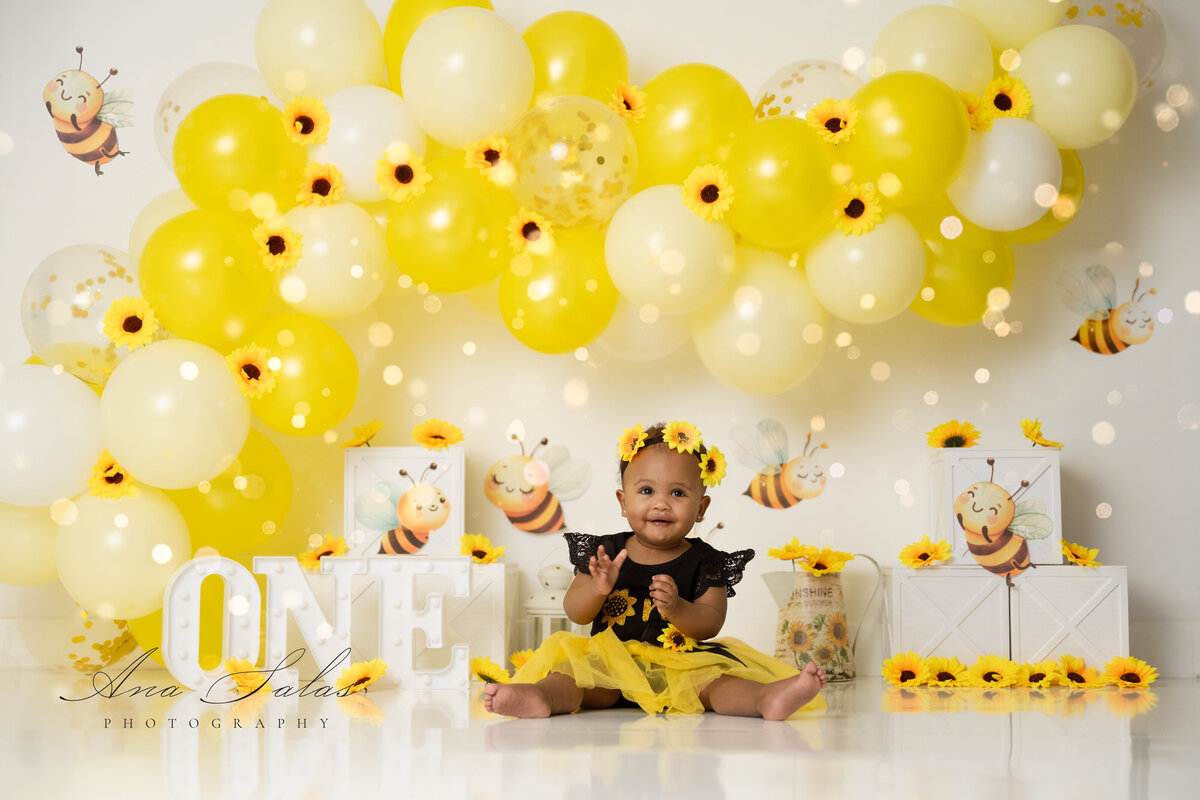 Cake-Smash-Photographer-Edmonton-sunflower-bees-theme