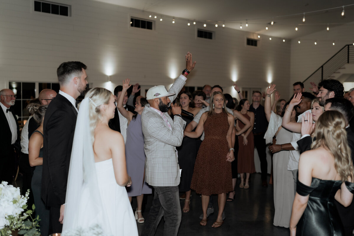 pile-wedding-1003