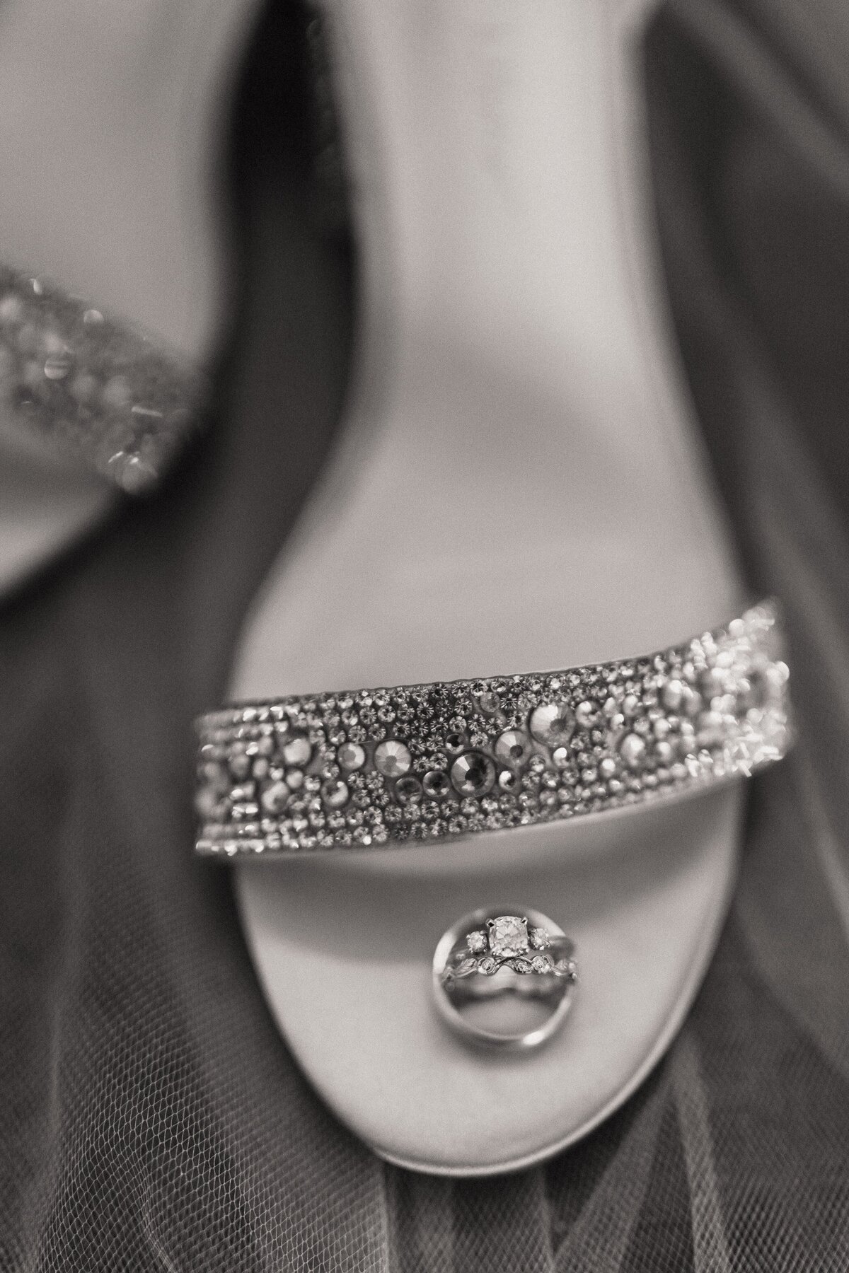 HeidiDylanPreview_CastleintheClouds_KateElainePhoto-16-min