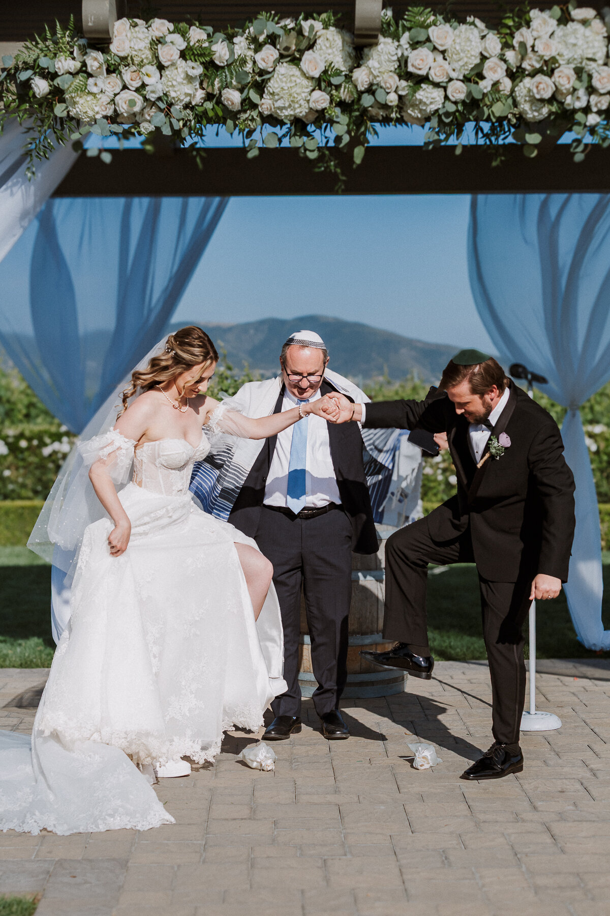 breaking glass jewish ponte winery wedding temecula