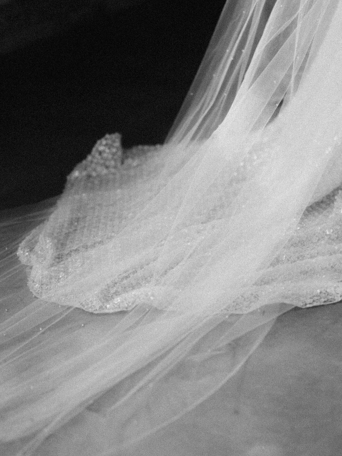 Chandelier- of-Gruene-San-Antonio-wedding_0012
