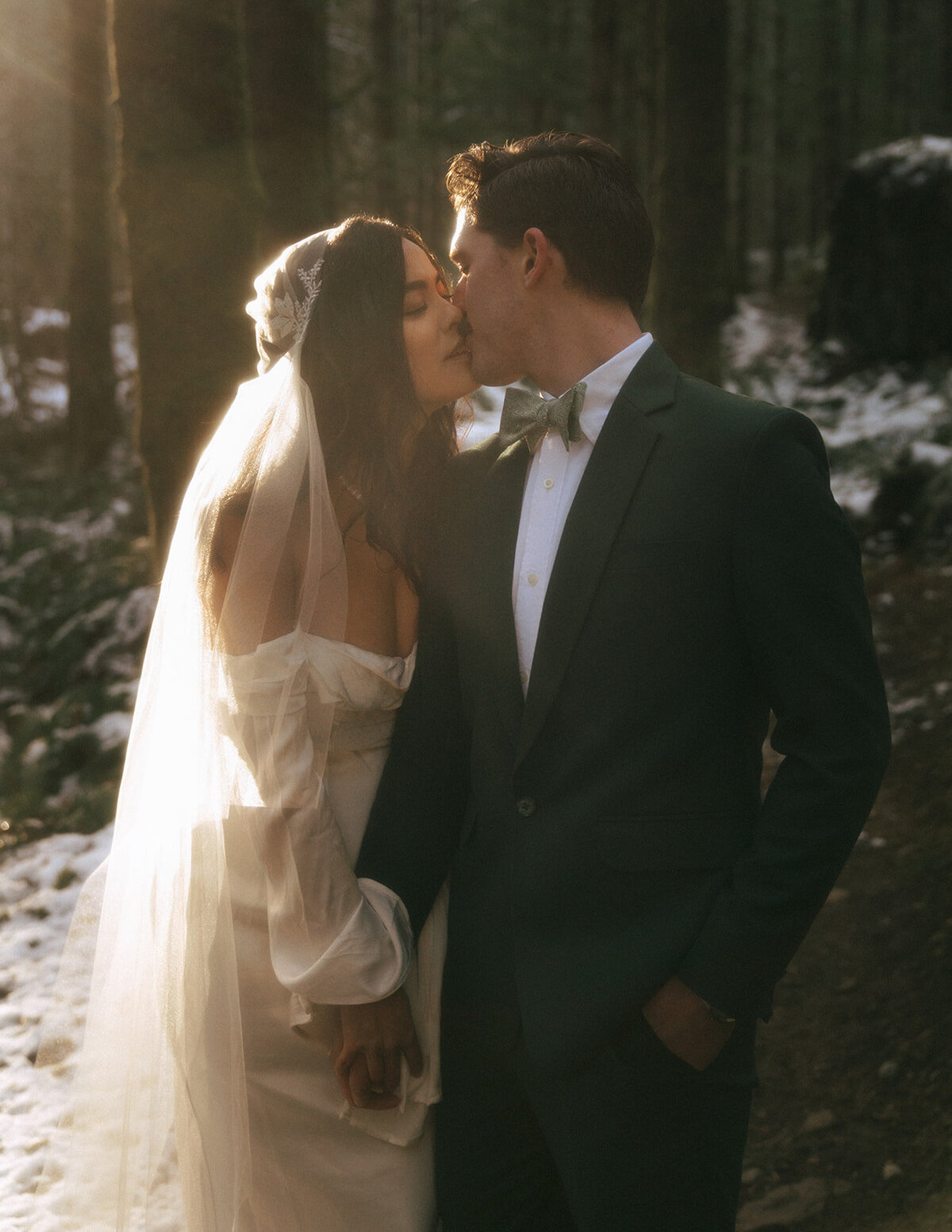 bc-vancouver-island-elopement-photographer-taylor-dawning-photography-forest-winter-boho-vintage-elopement-photos-36