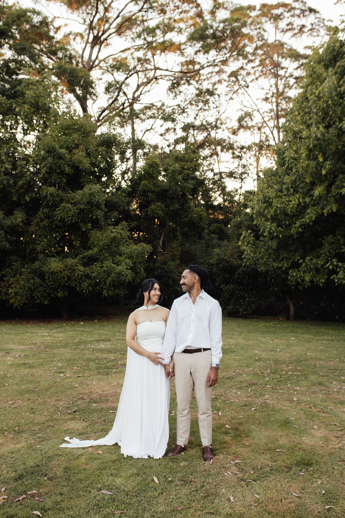 SNEAK PEEKS-4208