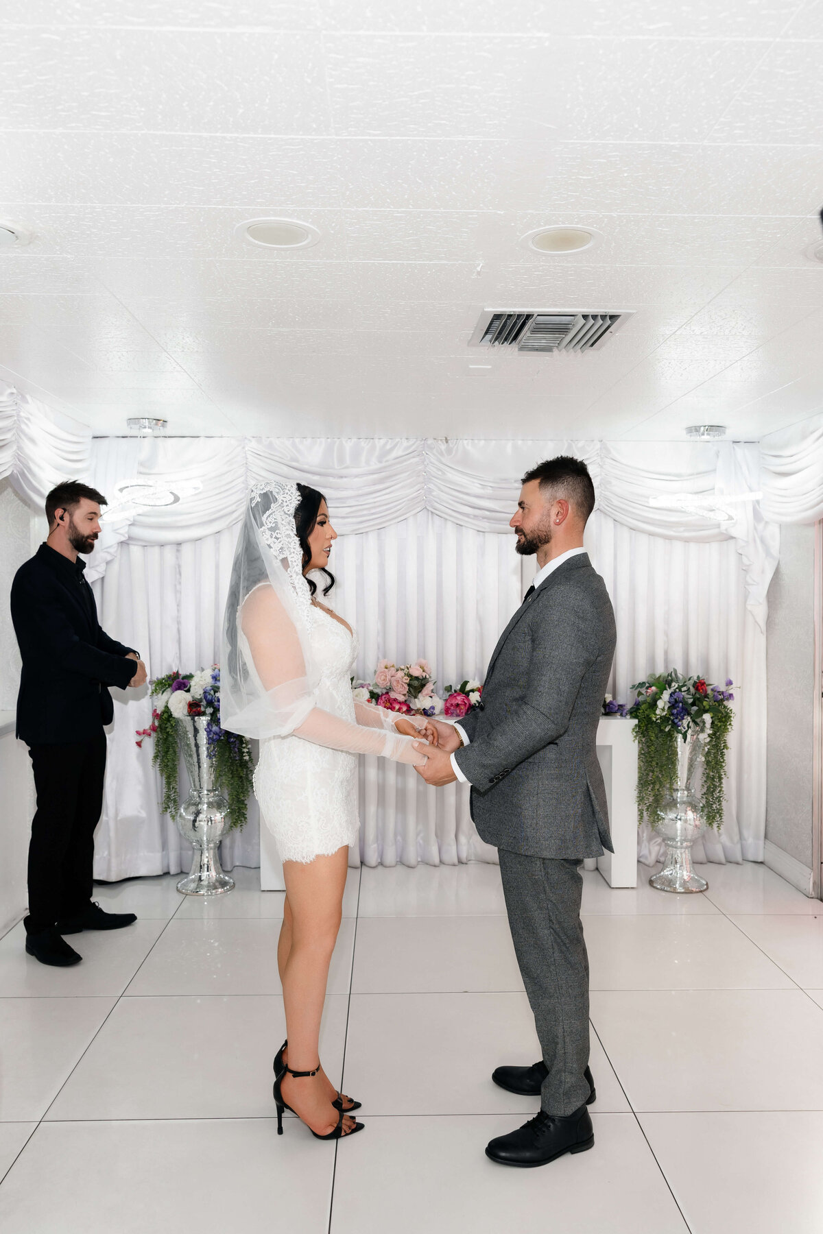 40riskyexposure_aimee-adrian_las-vegas-elopement-photography
