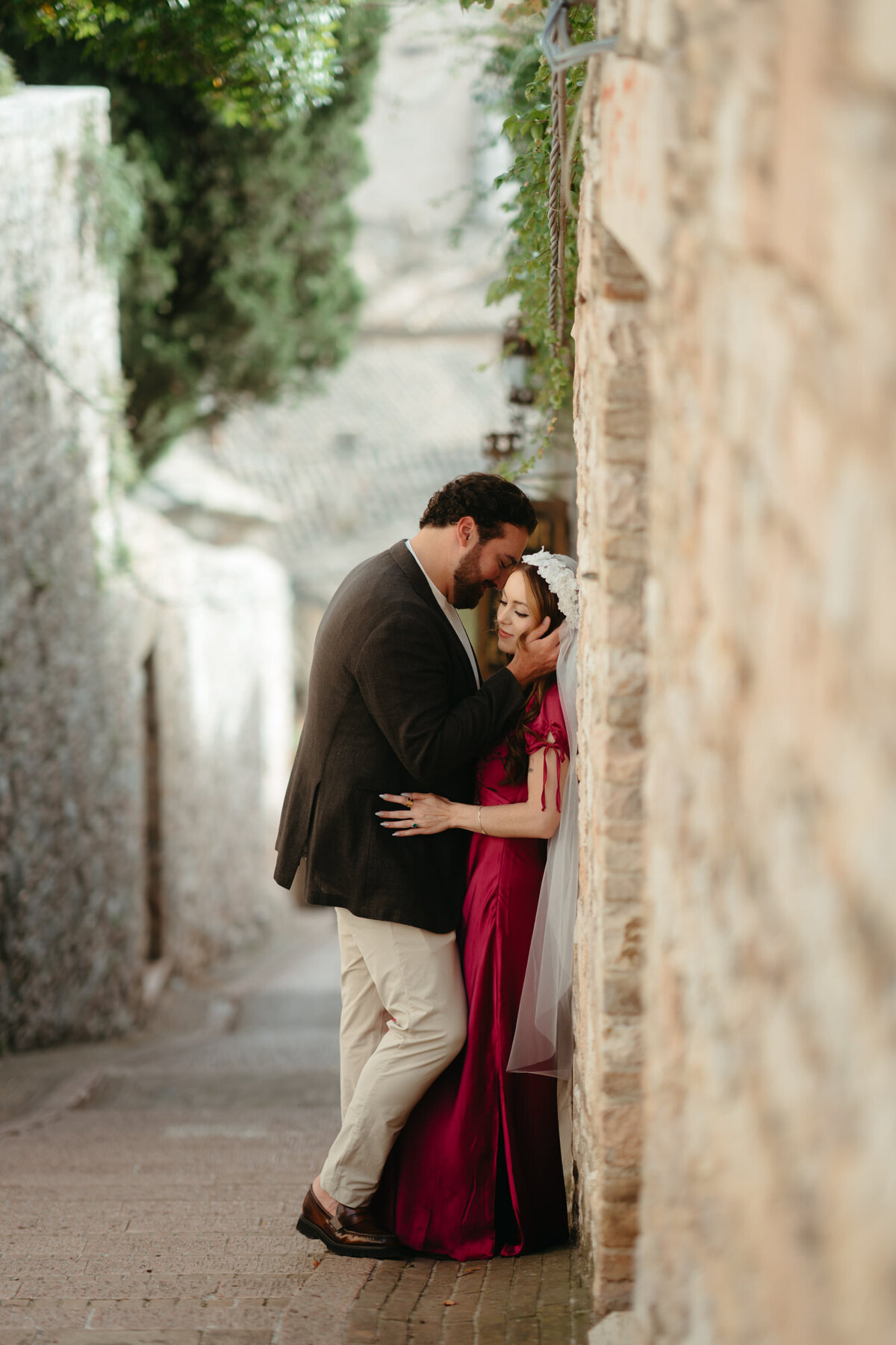 the_chaffins_international_destination_wedding_elopement_photographers_sammie_chaffin_micah_editorial_adventure_photos_travel_tuscany_italy_38