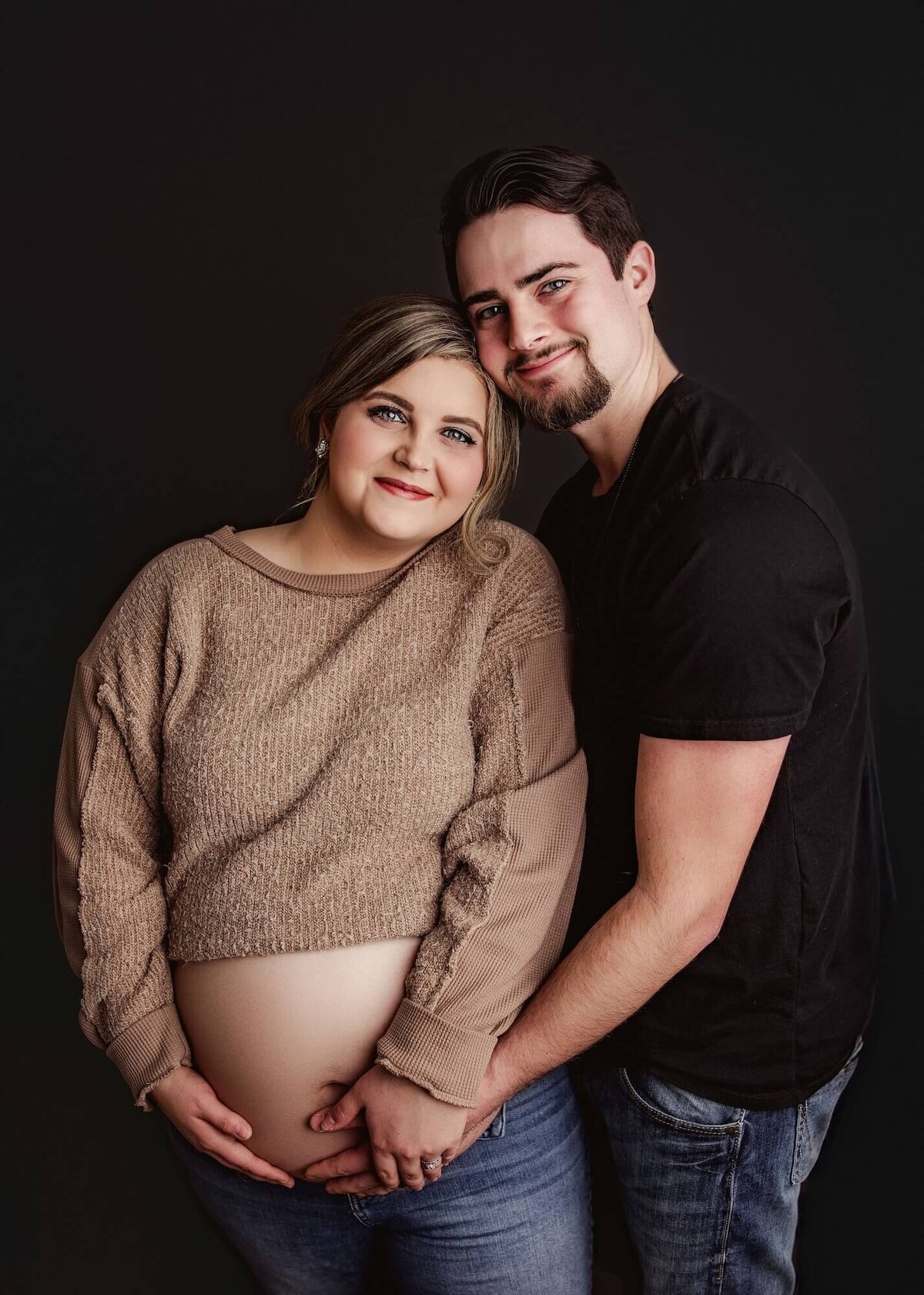 best Clarksville TN maternity photographer, Fort Campbell maternity portraits, maternity photographer near me 1