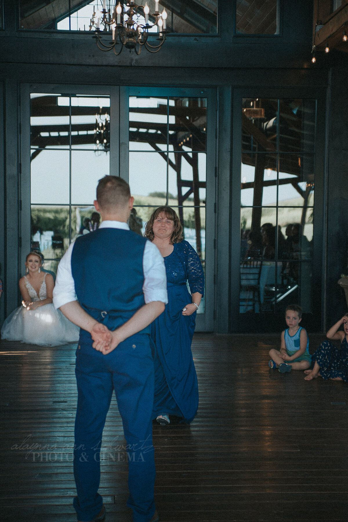 reception _ alaynna ann schwartz _ harpors vinyard _ iowa photographer _ playlife photography_0508