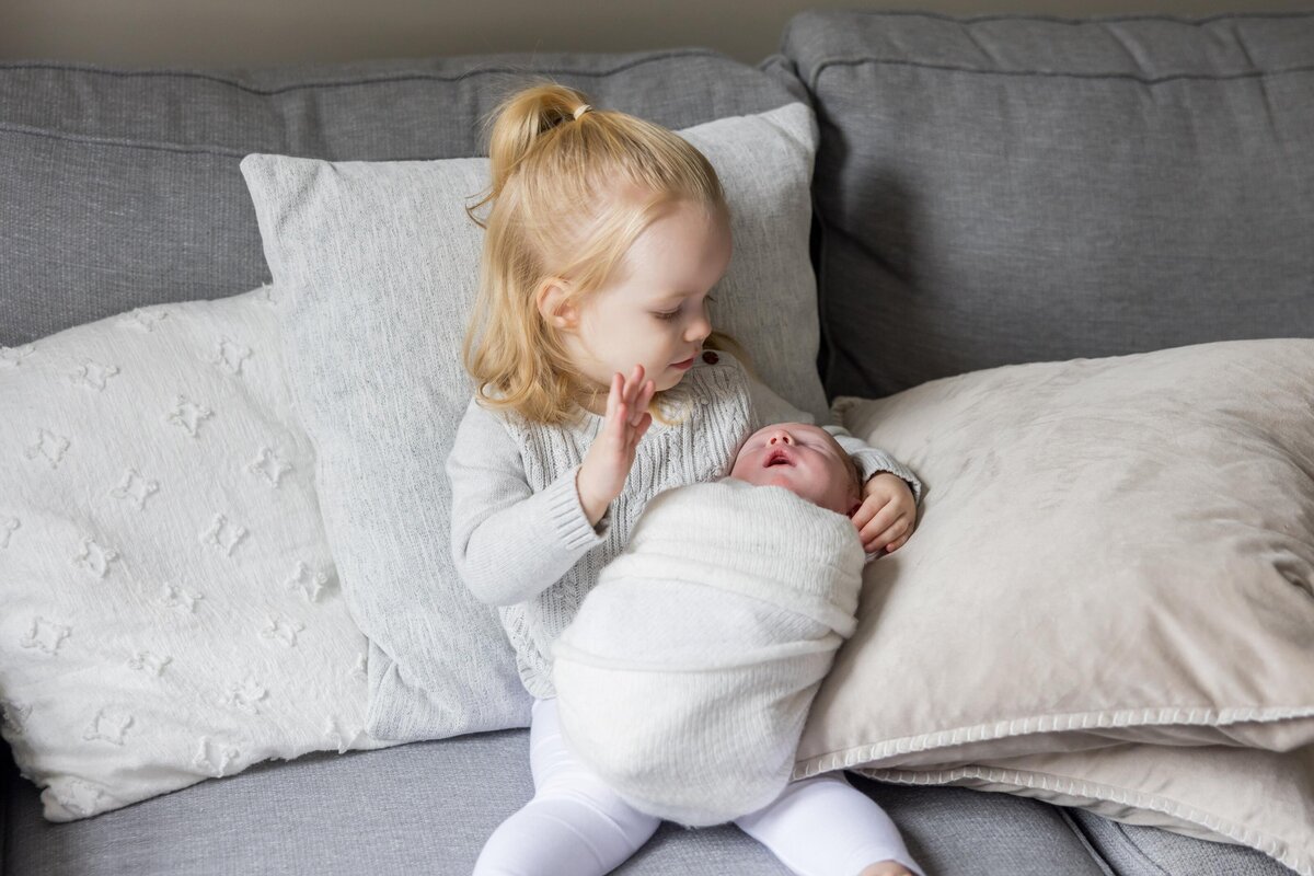 southern nh family lifestyle newborn photos with big sister