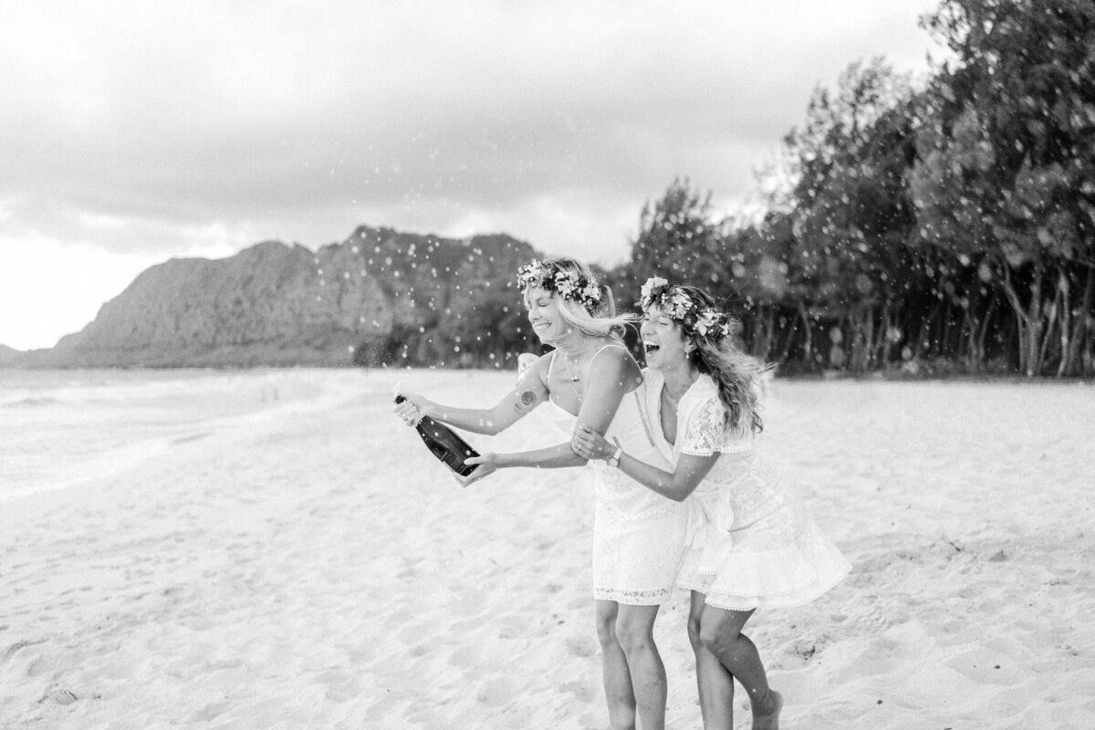 Beach, Oregon - Elopement Intimate Micro Wedding Photographer
