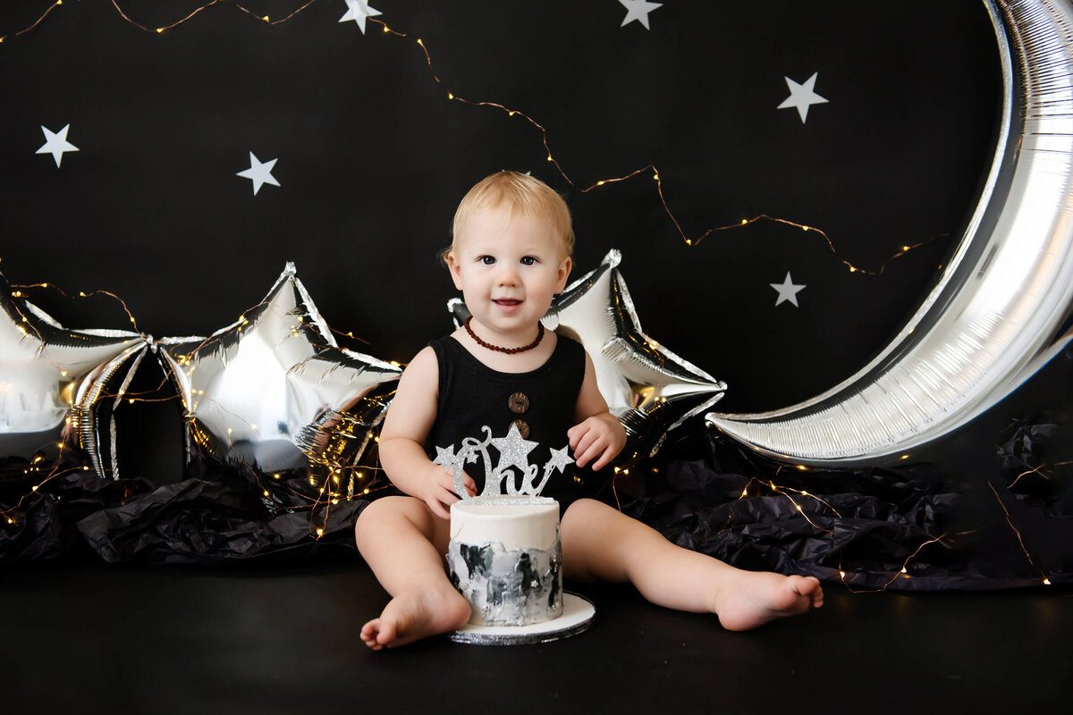 Moon and stars cake smash photography session Burlington