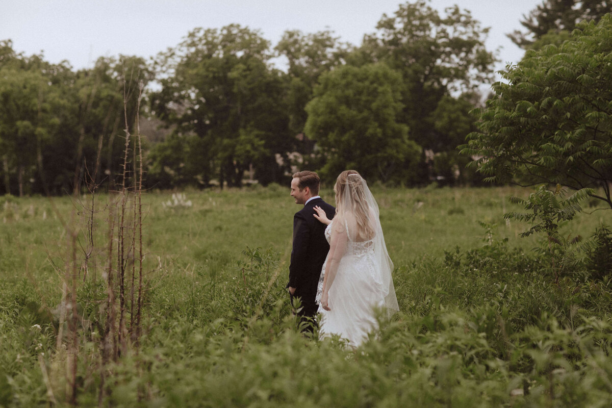madison-aldo-leopold-outdoor-wedding-nikki-n-photography-073