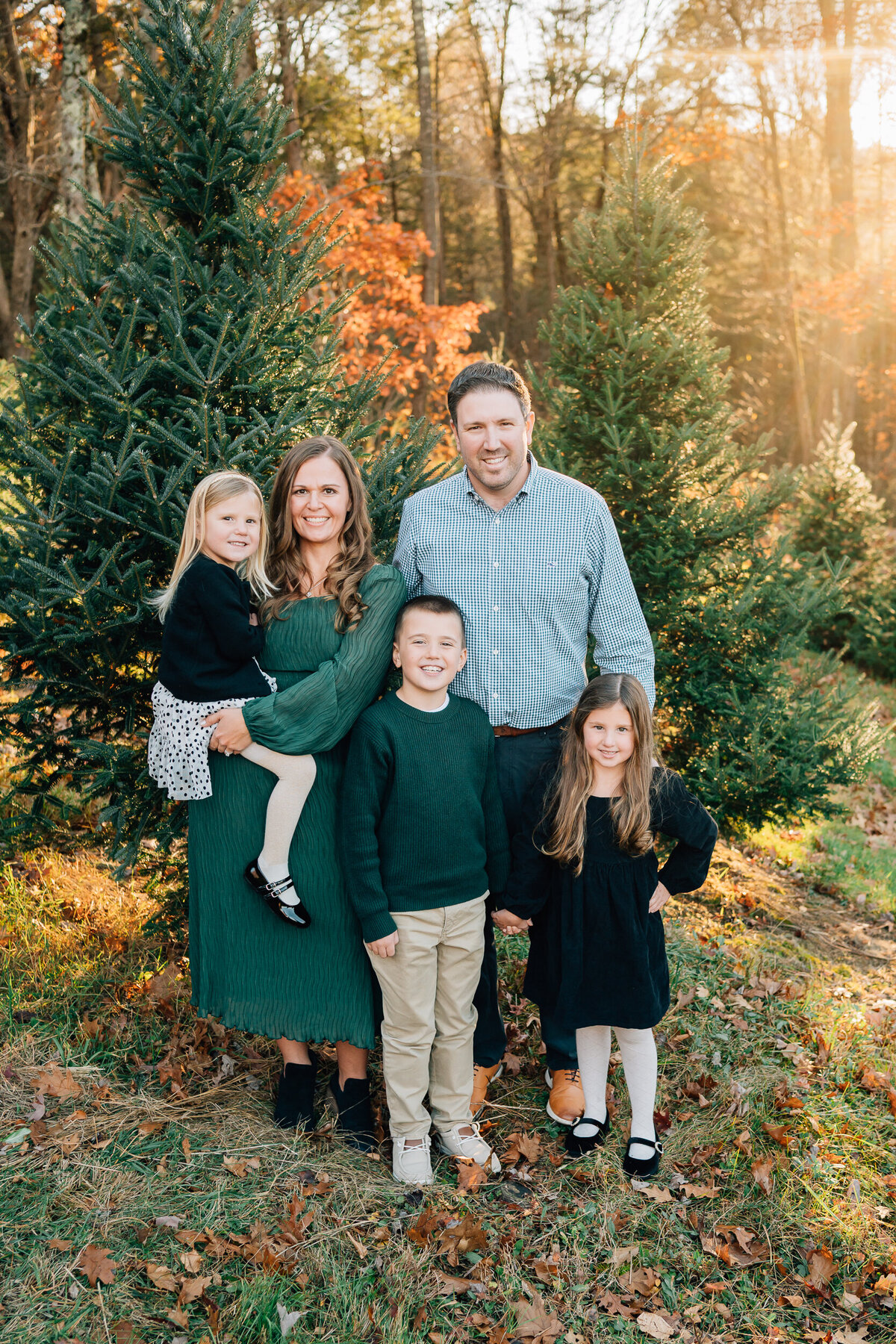 Christmas Tree Farm Mini Sessions | Connecticut Family Photographer-3