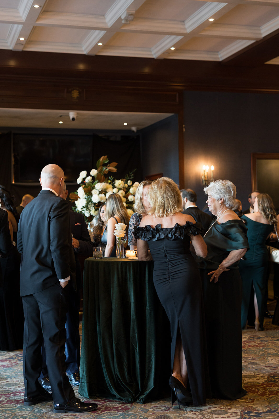black-tie-fall-wedding-at-woodway-country-club-ct