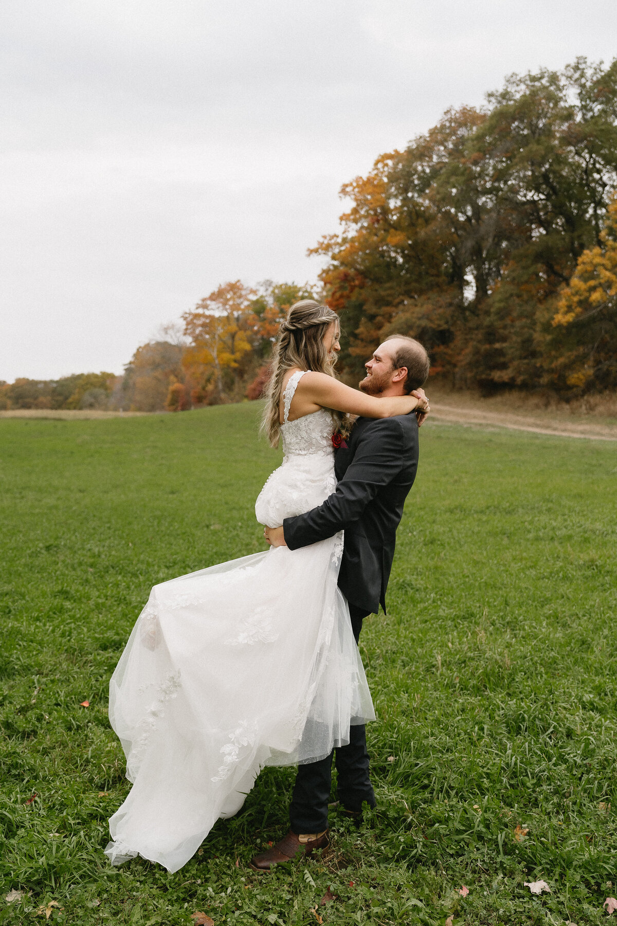documentary-true-to-tone-midwest-wedding-photographer