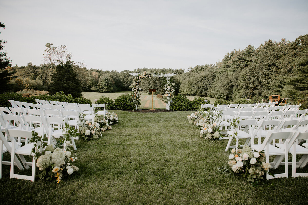 Liam-Victoria-Little Flower Farm-Hopkinton-MA-329