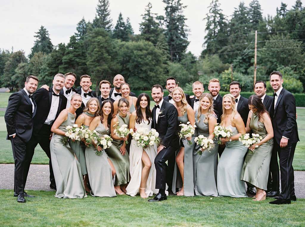 Sophisticated-black-tie-outdoor-wedding-in-portland-oregon-32049_01