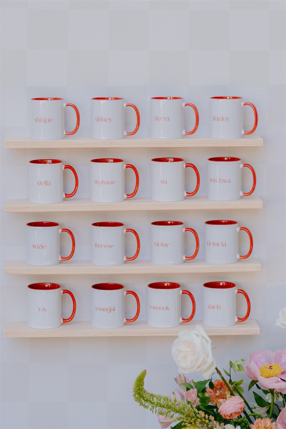 wedding-seating-display-coffee-mugs