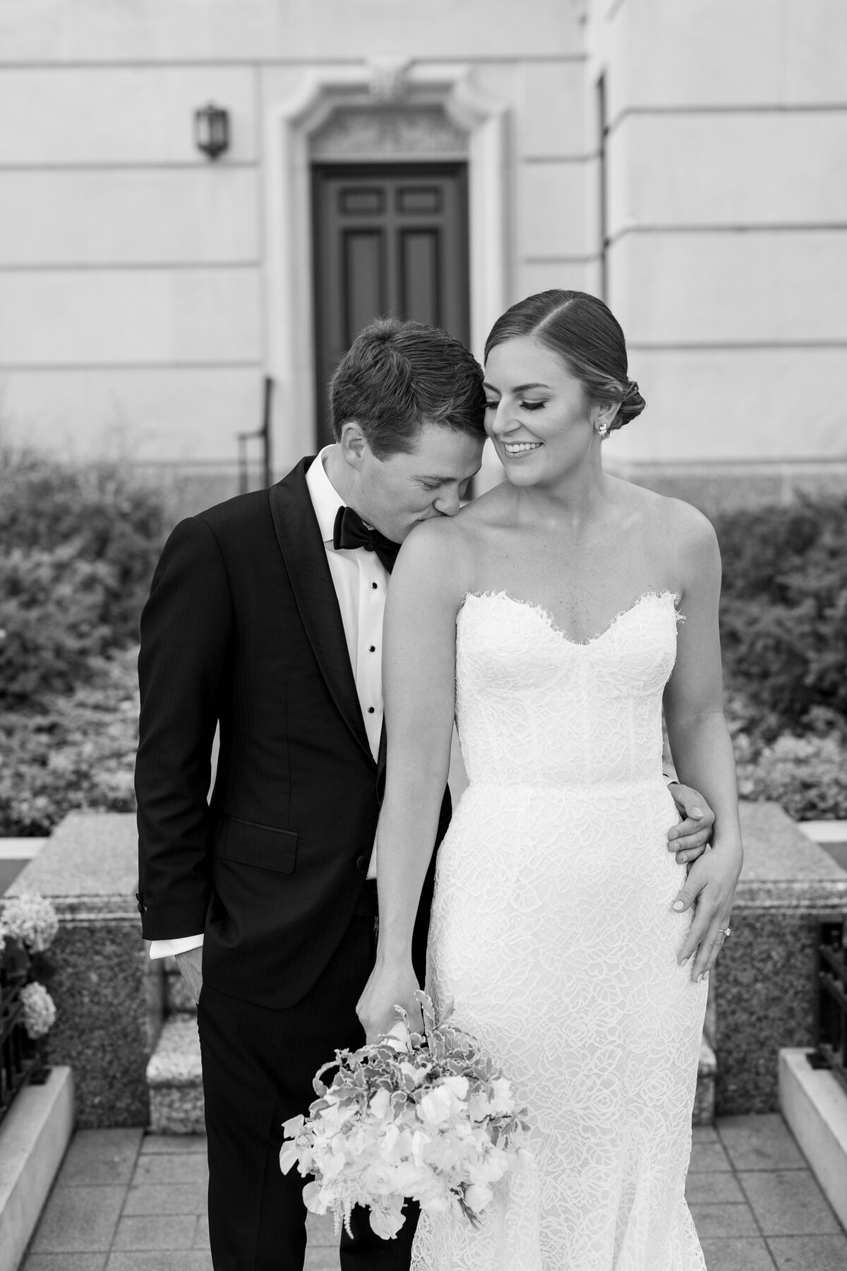 st-james-chapel-wedding-chicago-41
