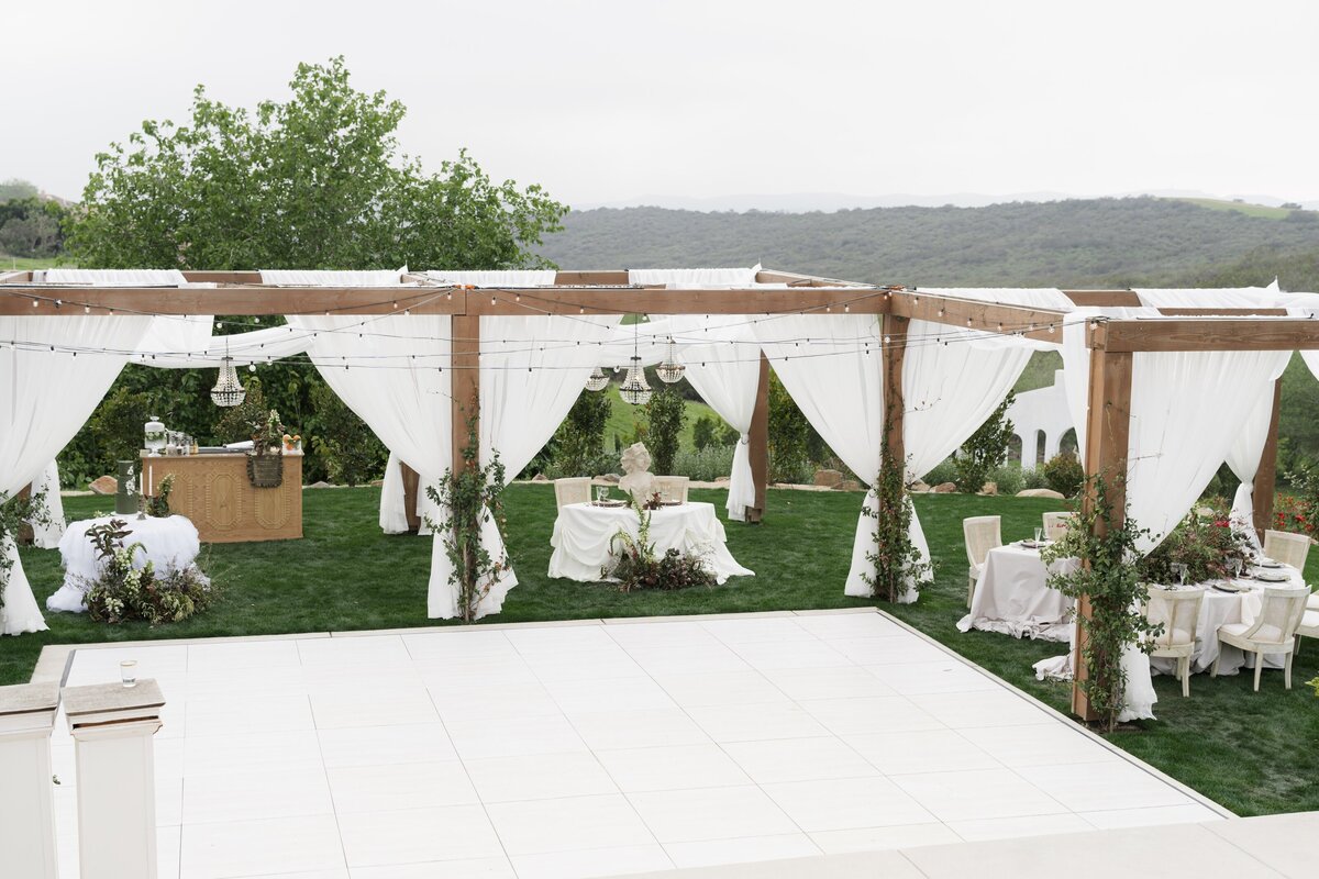 Jeune-Perche-Faye-Fern-Creative-MVFPortraits-Reception-Details-04