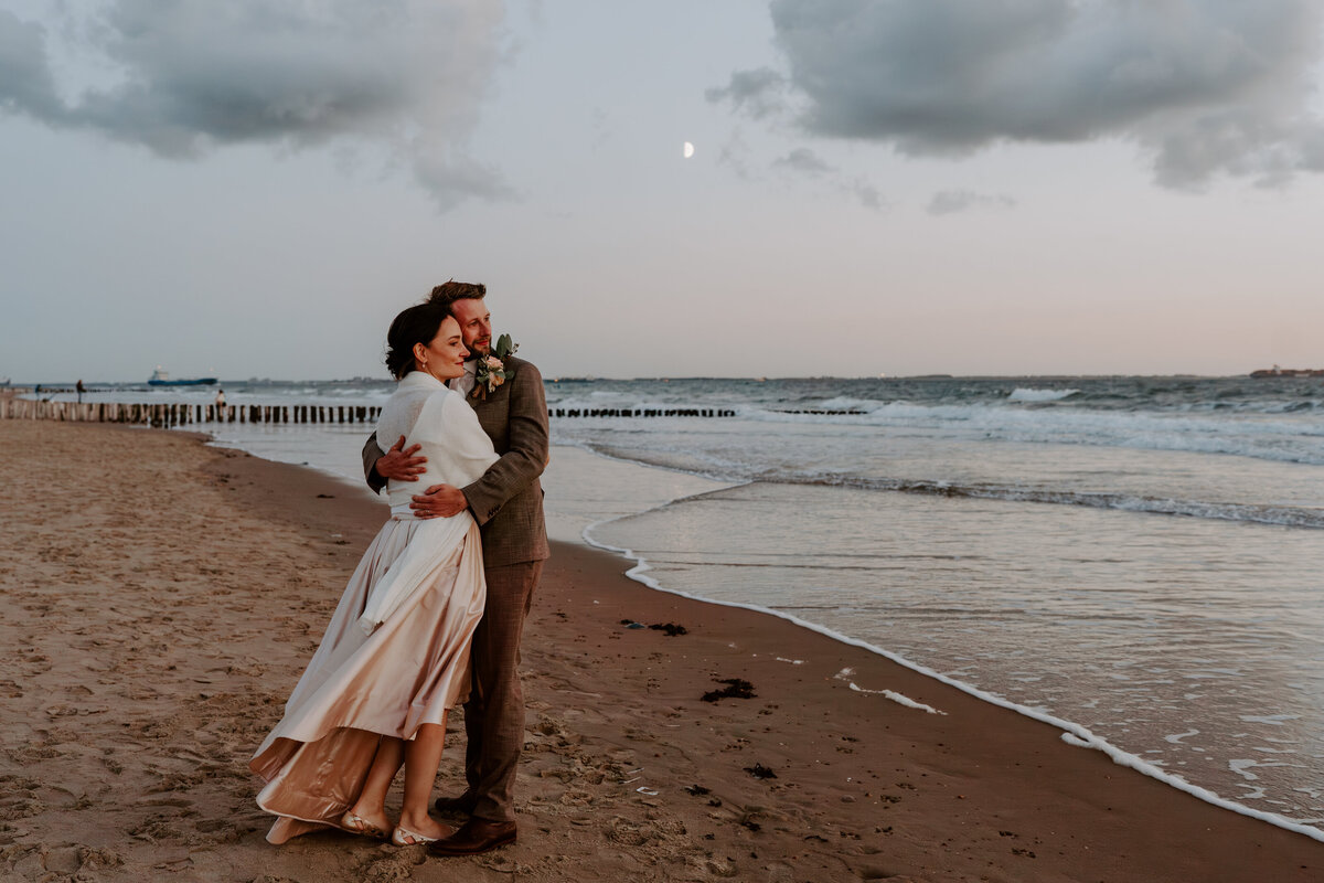 Trouwfotograaf in Zeeland. De leukste trouwlocaties in Zeeland vind je in deze blog. Door everatilroefotografie, trouwfotograaf in Middelburg,Zeeland