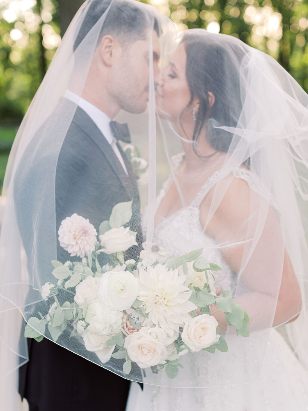 Kate Campbell Floral Fall Wedding Liriodendron Mansion by Molly Litchen24