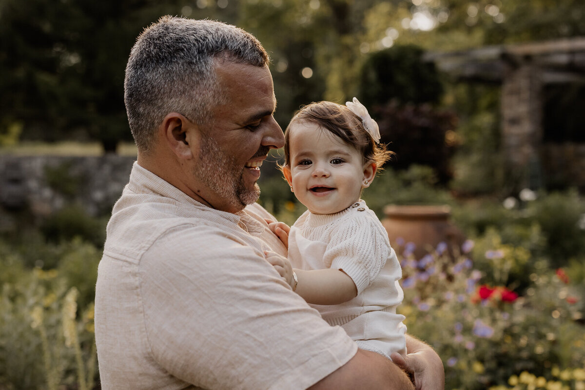 family photoshoot at cross estate gardens nj