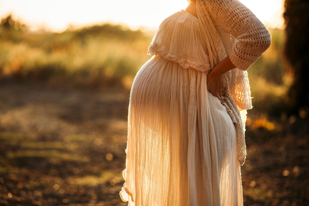 golden-hour-maternity-photography-sunset-francesca-marchesephotography-3